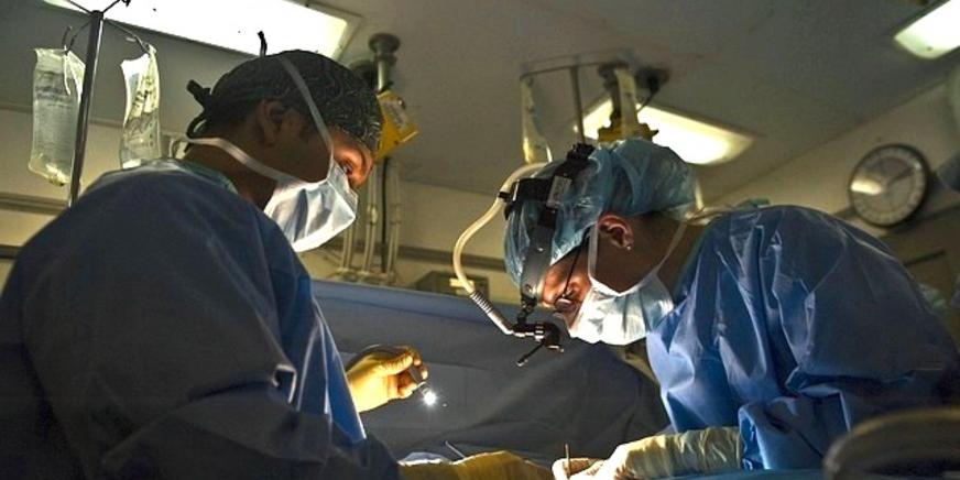 Brasileiras alimentam um boom de cirurgias plásticas na Venezuela - WSJ