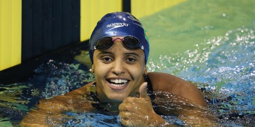 Etiene Medeiros é Primeira Brasileira Campeã Em Mundial De Natação