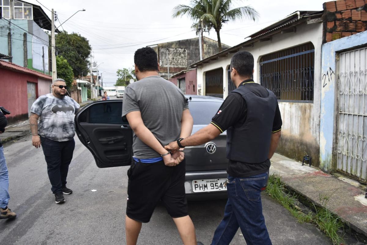 Homem é preso por compartilhar fotos e vídeos de pornografia com bebês,  crianças e adolescentes