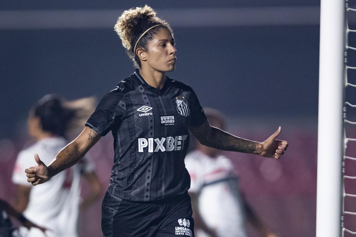 PAULISTA FEMININO: Corinthians vence o Santos e segue vivo