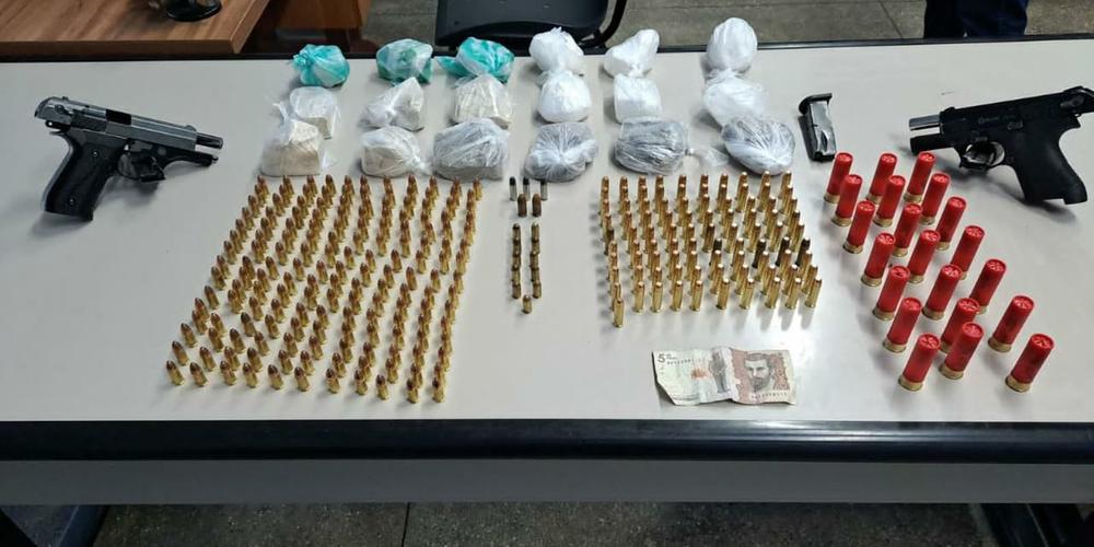 Mulher é Presa Com Drogas Pistolas E Mais De 290 Munições Em Tabatinga