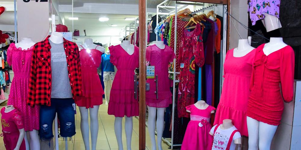 Filme da Barbie faz aumentar procura por roupas cor-de-rosa em