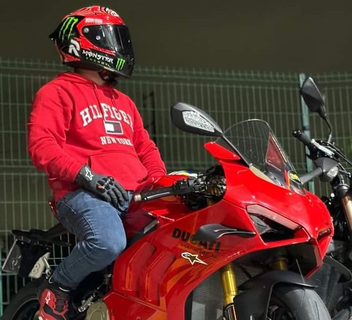 Segundo a polícia, a motocicleta modelo Ducati avaliada em R$ 170 mil, foi adquirida após o roubo (Foto: Reprodução)