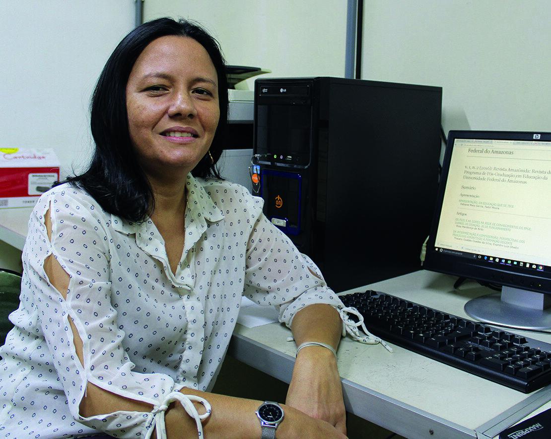 Pesquisadora da Ufam Fabiane Garcia ressaltou que a redu&ccedil;&atilde;o do uso do celular  &eacute; necess&aacute;ria para a constru&ccedil;&atilde;o social dos estudantes.