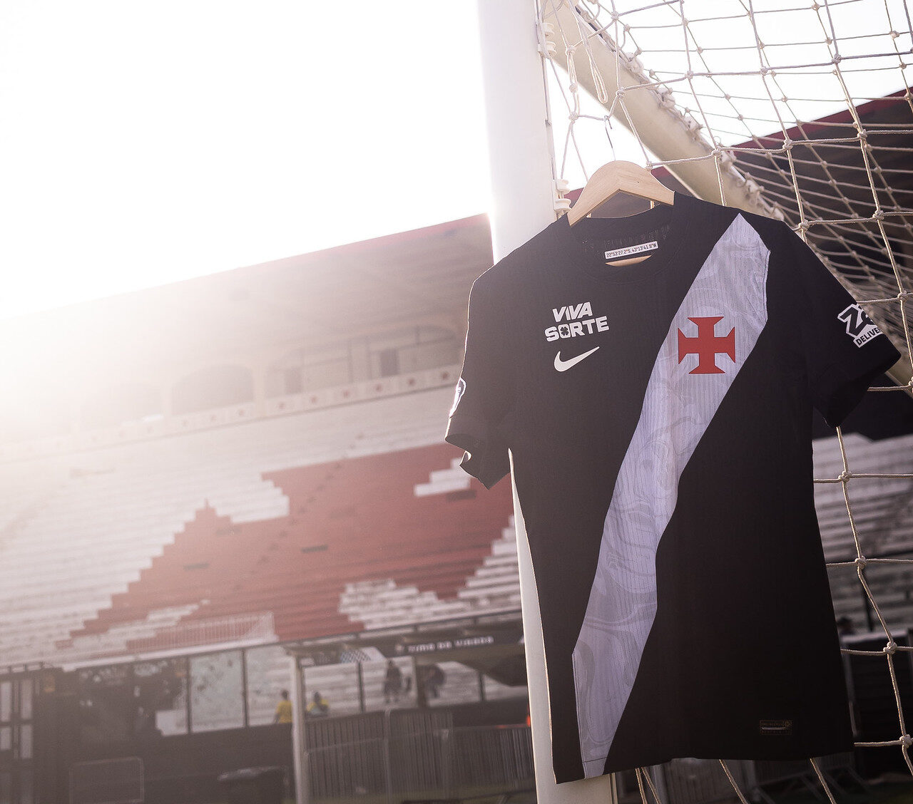 Lateral Paulinho se despede do América-MG e reforça o Vasco