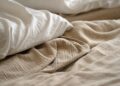 Adeus ao lençol na cama: nova tendência mais confortável chega para facilitar a rotina